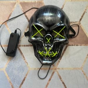Electronic light up skull mask